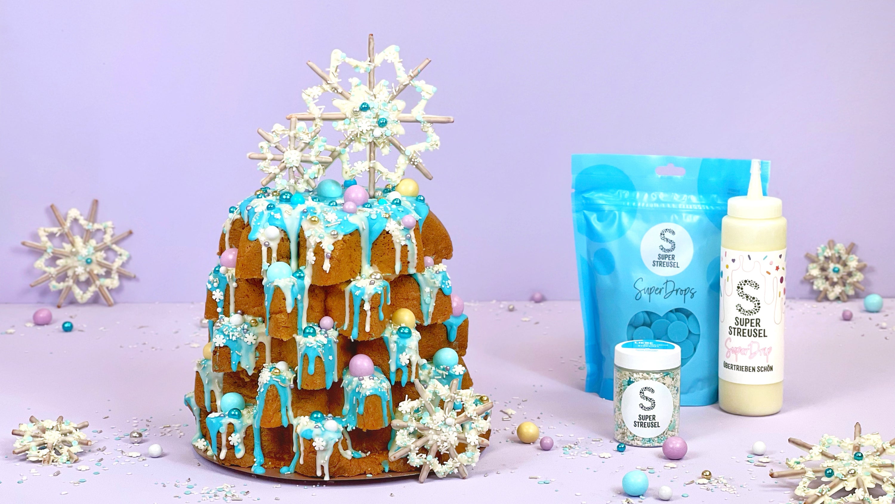 Torta Pandoro con fiocco di neve